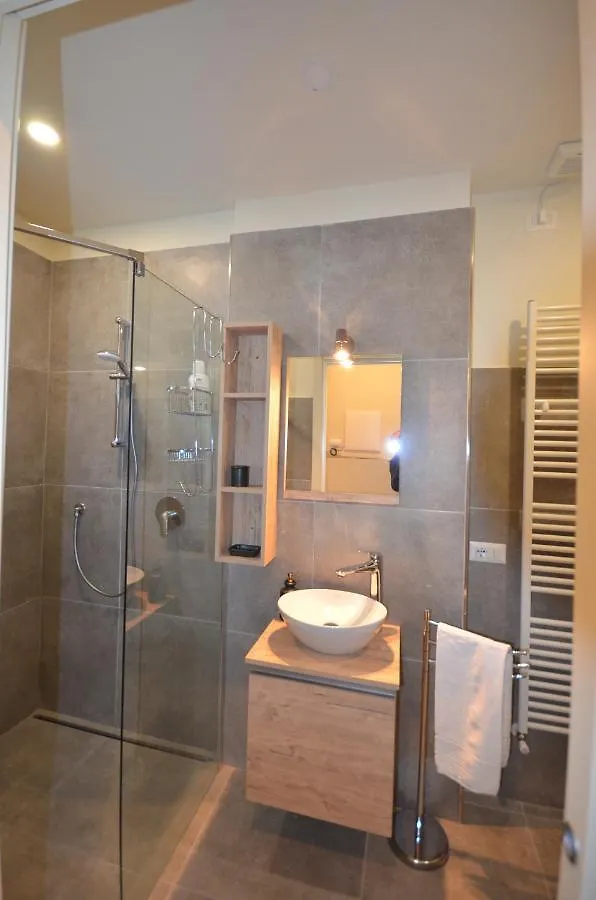 Varennahouse Aston Apt Villa