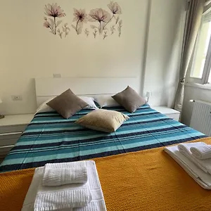 By Foot Apartment